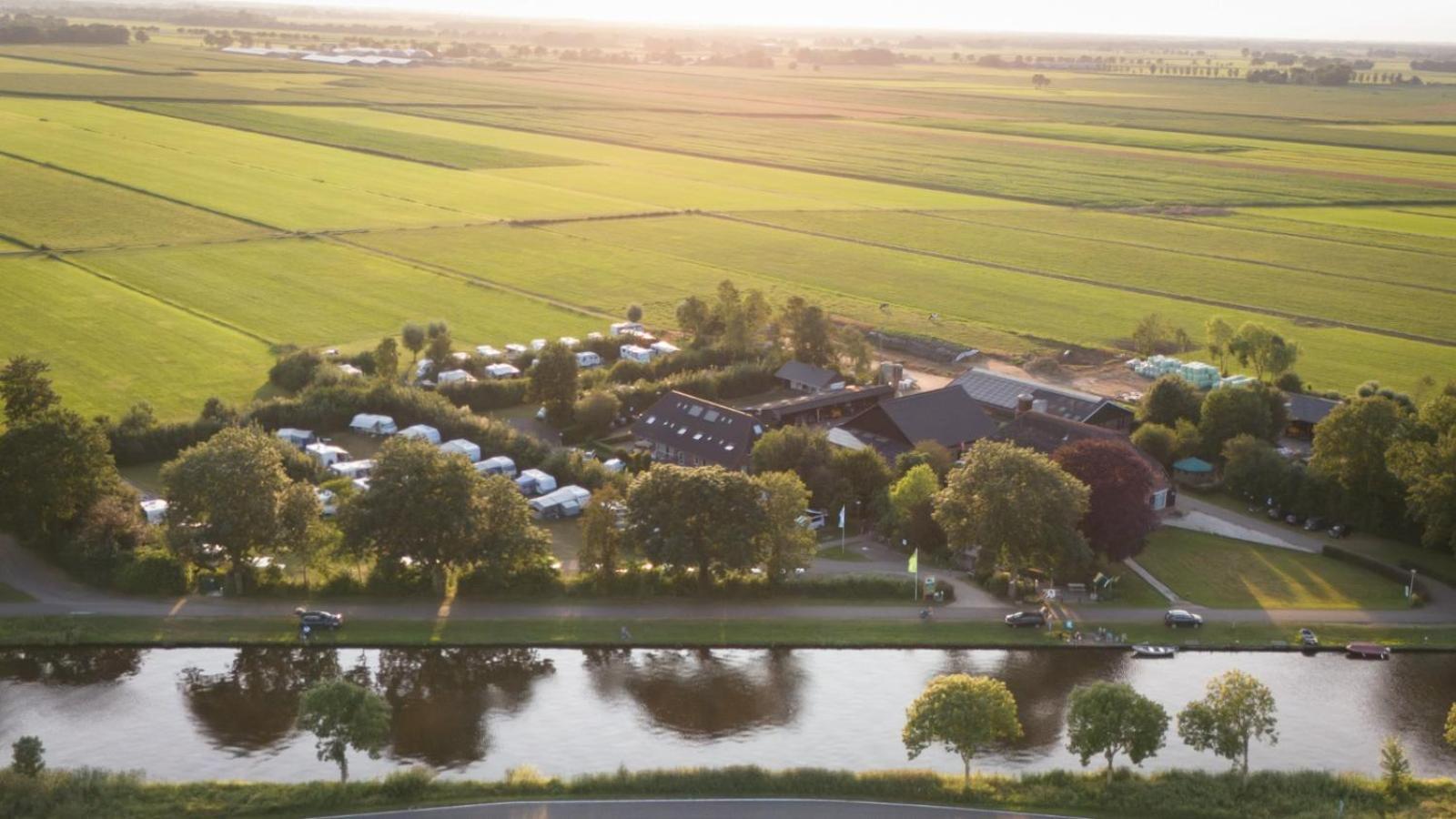 Hoeve Montigny B&B Giethoorn Exterior photo